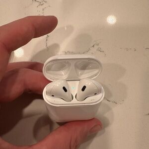 Apple AirPods Wireless Earbuds - White